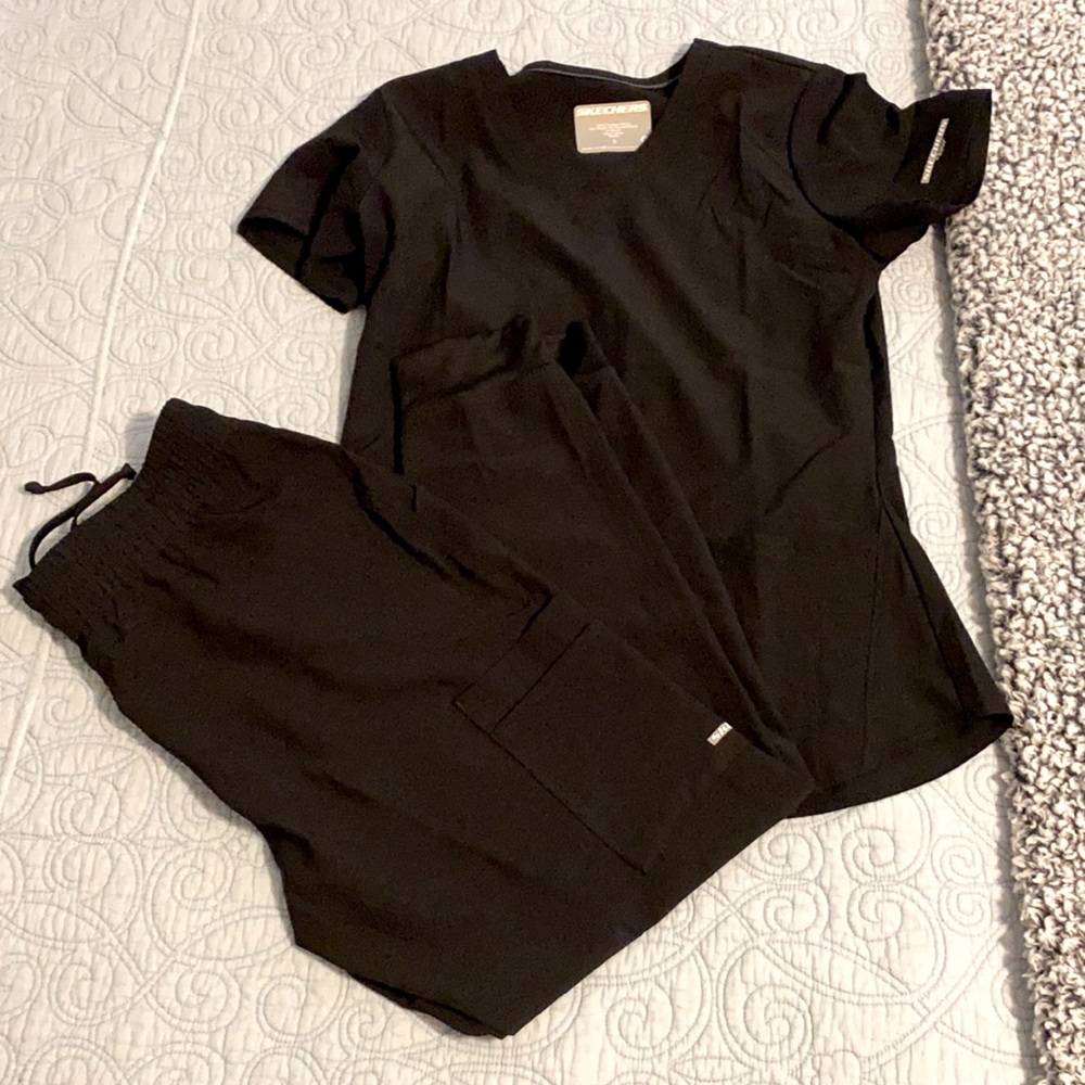 Sz S sketchers scrub set
